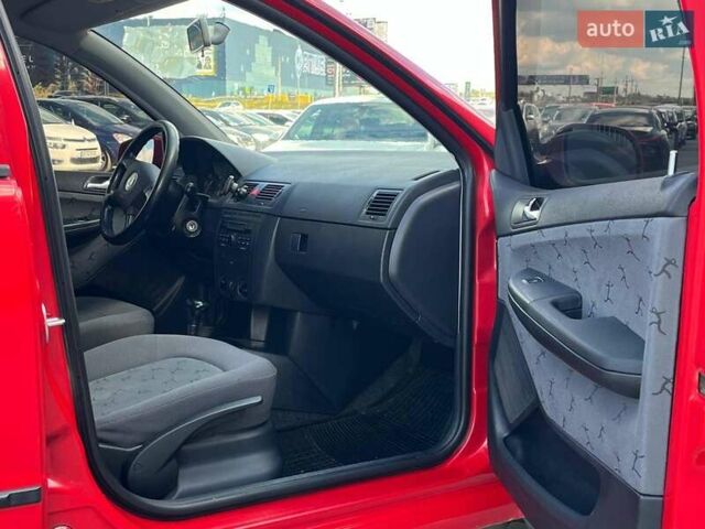 Красный Шкода Фабия, объемом двигателя 1.4 л и пробегом 282 тыс. км за 4890 $, фото 19 на Automoto.ua