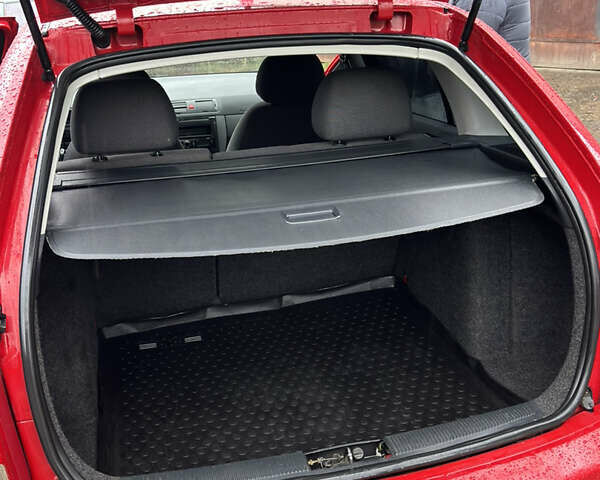 Красный Шкода Фабия, объемом двигателя 1.4 л и пробегом 221 тыс. км за 3700 $, фото 8 на Automoto.ua