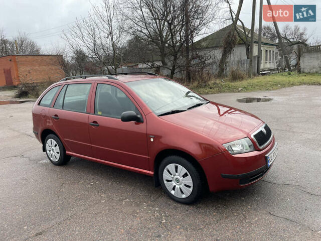 Красный Шкода Фабия, объемом двигателя 1.2 л и пробегом 217 тыс. км за 3550 $, фото 5 на Automoto.ua