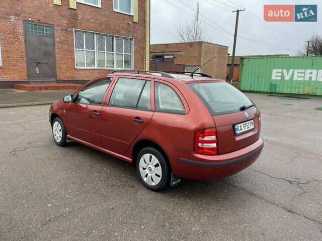 Красный Шкода Фабия, объемом двигателя 1.2 л и пробегом 217 тыс. км за 3550 $, фото 24 на Automoto.ua