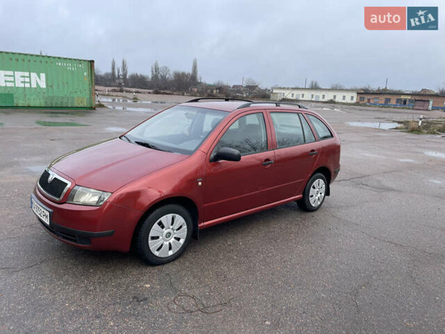 Красный Шкода Фабия, объемом двигателя 1.2 л и пробегом 217 тыс. км за 3550 $, фото 4 на Automoto.ua