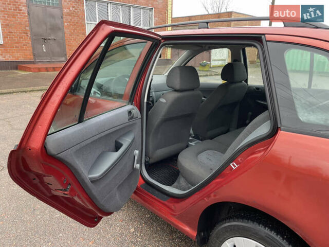 Красный Шкода Фабия, объемом двигателя 1.2 л и пробегом 217 тыс. км за 3550 $, фото 43 на Automoto.ua
