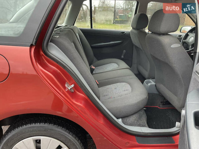 Красный Шкода Фабия, объемом двигателя 1.2 л и пробегом 217 тыс. км за 3550 $, фото 37 на Automoto.ua