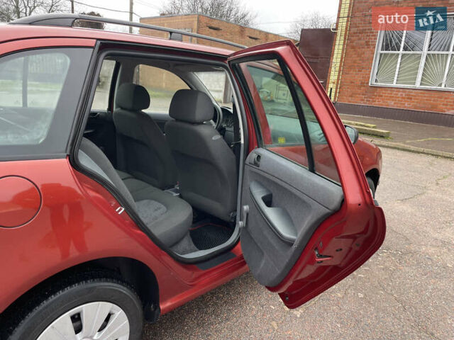 Красный Шкода Фабия, объемом двигателя 1.2 л и пробегом 217 тыс. км за 3550 $, фото 36 на Automoto.ua