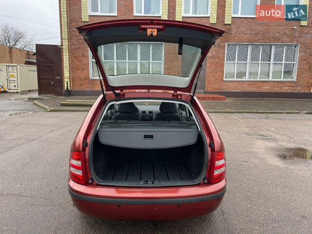 Красный Шкода Фабия, объемом двигателя 1.2 л и пробегом 217 тыс. км за 3550 $, фото 31 на Automoto.ua