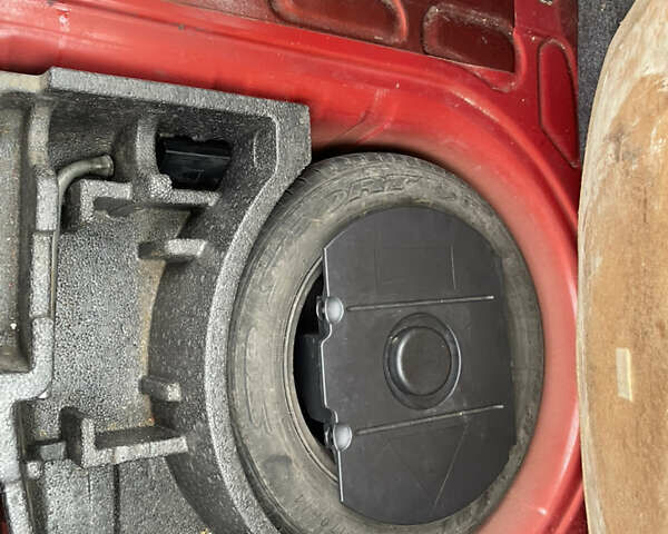 Красный Шкода Фабия, объемом двигателя 1.2 л и пробегом 217 тыс. км за 3550 $, фото 35 на Automoto.ua