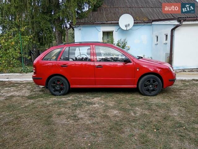 Червоний Шкода Фабія, об'ємом двигуна 1.2 л та пробігом 256 тис. км за 3200 $, фото 1 на Automoto.ua