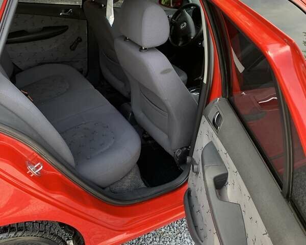Червоний Шкода Фабія, об'ємом двигуна 1.39 л та пробігом 282 тис. км за 4499 $, фото 17 на Automoto.ua