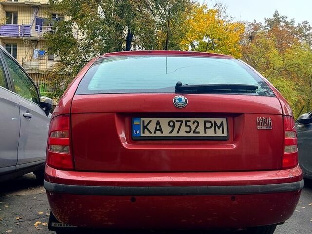 Червоний Шкода Фабія, об'ємом двигуна 1.2 л та пробігом 113 тис. км за 3200 $, фото 4 на Automoto.ua