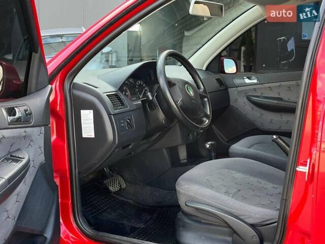 Красный Шкода Фабия, объемом двигателя 1.4 л и пробегом 282 тыс. км за 4890 $, фото 39 на Automoto.ua