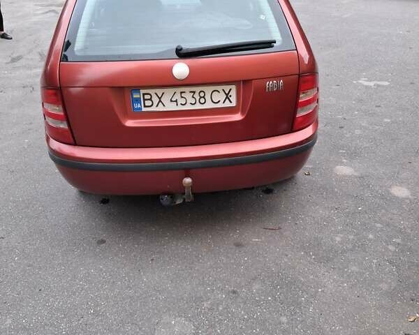 Красный Шкода Фабия, объемом двигателя 1.2 л и пробегом 268 тыс. км за 3500 $, фото 4 на Automoto.ua