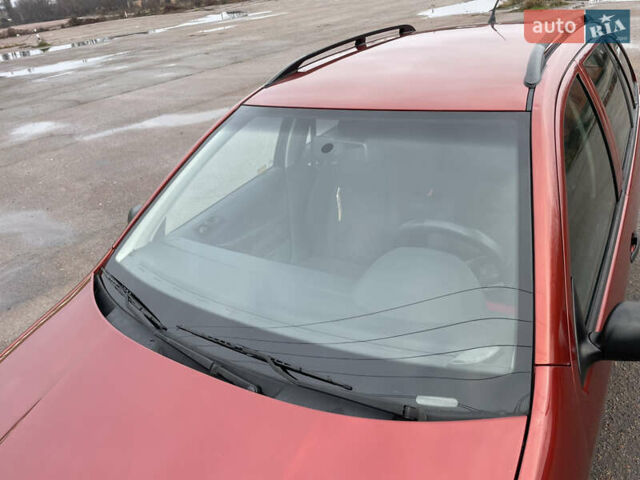 Красный Шкода Фабия, объемом двигателя 1.2 л и пробегом 217 тыс. км за 3550 $, фото 13 на Automoto.ua
