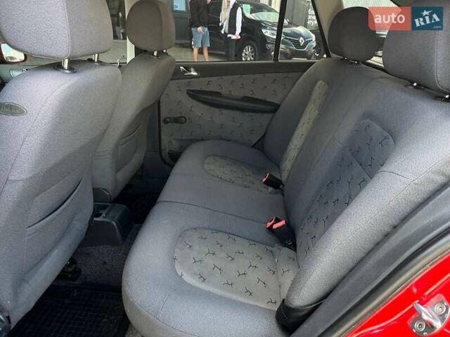 Красный Шкода Фабия, объемом двигателя 1.4 л и пробегом 282 тыс. км за 4890 $, фото 27 на Automoto.ua