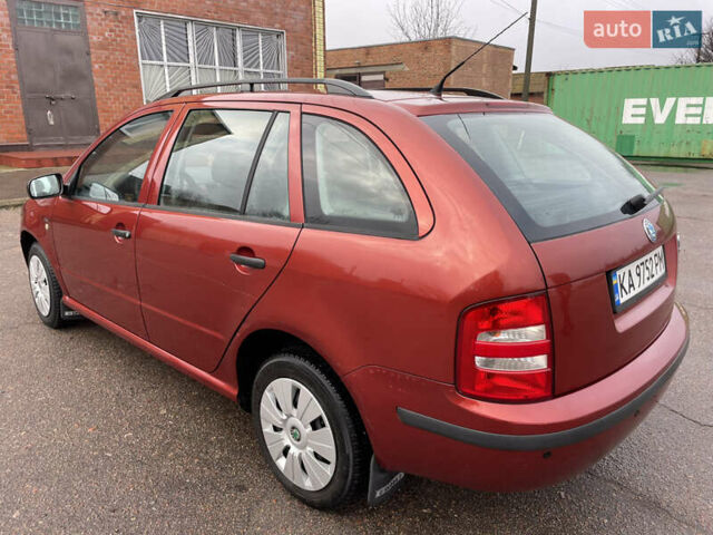 Красный Шкода Фабия, объемом двигателя 1.2 л и пробегом 217 тыс. км за 3550 $, фото 9 на Automoto.ua