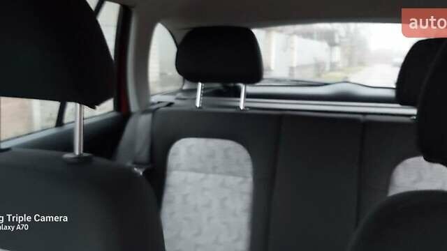 Красный Шкода Фабия, объемом двигателя 1.39 л и пробегом 180 тыс. км за 3999 $, фото 33 на Automoto.ua