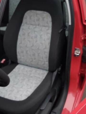 Красный Шкода Фабия, объемом двигателя 1.39 л и пробегом 180 тыс. км за 3999 $, фото 37 на Automoto.ua