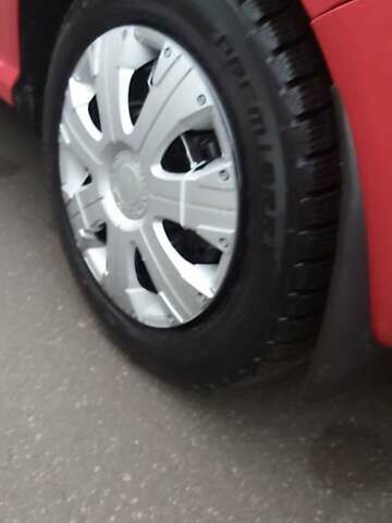 Красный Шкода Фабия, объемом двигателя 1.39 л и пробегом 180 тыс. км за 3999 $, фото 30 на Automoto.ua