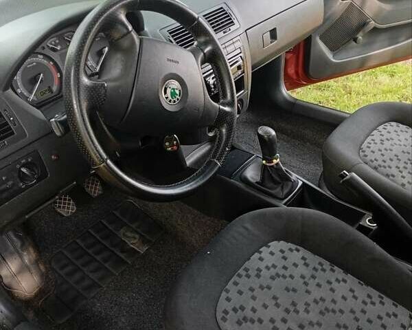 Шкода Фабия 2005 в Ковель на Automoto.ua Красный Шкода Фабия, объемом двигателя 1.2 л и пробегом 280 тыс. км за 3650 $, фото 8 на Automoto.ua