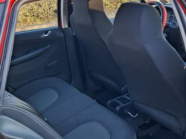 Червоний Шкода Фабія, об'ємом двигуна 1.4 л та пробігом 159 тис. км за 3830 $, фото 11 на Automoto.ua