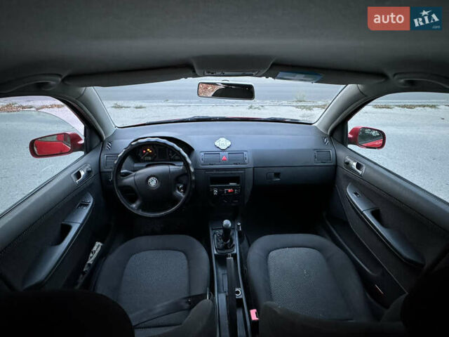Червоний Шкода Фабія, об'ємом двигуна 1.2 л та пробігом 260 тис. км за 3400 $, фото 5 на Automoto.ua