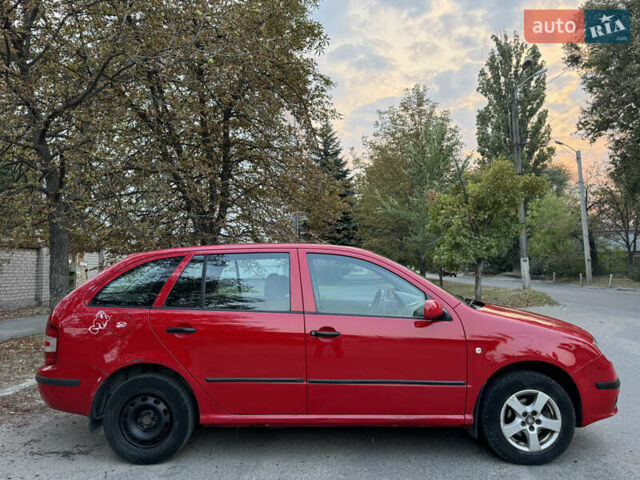 Червоний Шкода Фабія, об'ємом двигуна 1.2 л та пробігом 260 тис. км за 3400 $, фото 10 на Automoto.ua