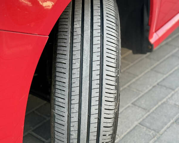 Красный Шкода Фабия, объемом двигателя 1.39 л и пробегом 241 тыс. км за 4399 $, фото 13 на Automoto.ua