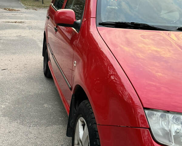 Червоний Шкода Фабія, об'ємом двигуна 1.2 л та пробігом 260 тис. км за 3400 $, фото 19 на Automoto.ua