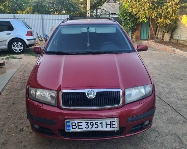 Червоний Шкода Фабія, об'ємом двигуна 1.2 л та пробігом 200 тис. км за 5500 $, фото 4 на Automoto.ua