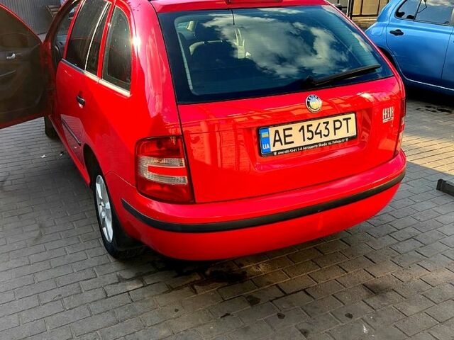 Червоний Шкода Фабія, об'ємом двигуна 1.2 л та пробігом 289 тис. км за 4000 $, фото 1 на Automoto.ua