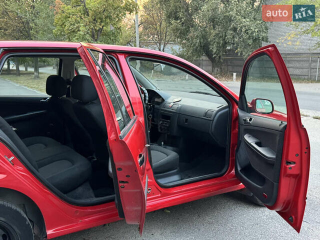 Червоний Шкода Фабія, об'ємом двигуна 1.2 л та пробігом 260 тис. км за 3400 $, фото 15 на Automoto.ua