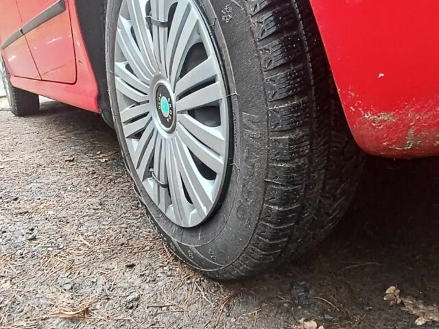 Червоний Шкода Фабія, об'ємом двигуна 1.4 л та пробігом 159 тис. км за 3830 $, фото 20 на Automoto.ua