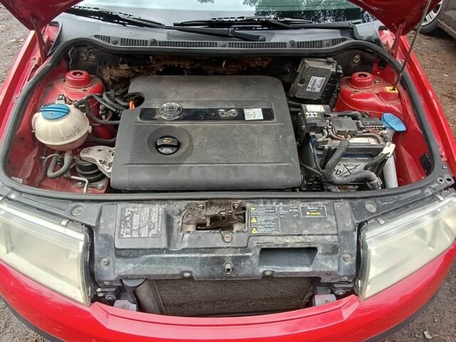 Червоний Шкода Фабія, об'ємом двигуна 1.4 л та пробігом 159 тис. км за 3830 $, фото 17 на Automoto.ua