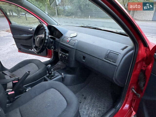 Червоний Шкода Фабія, об'ємом двигуна 1.2 л та пробігом 260 тис. км за 3400 $, фото 13 на Automoto.ua