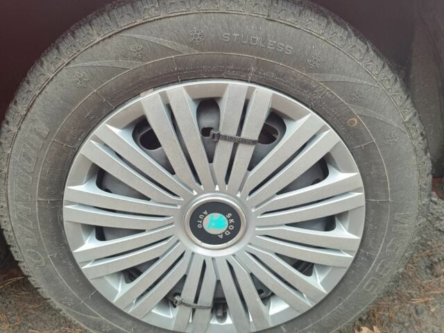 Червоний Шкода Фабія, об'ємом двигуна 1.4 л та пробігом 159 тис. км за 3830 $, фото 19 на Automoto.ua