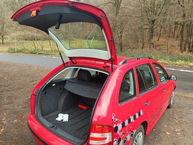 Червоний Шкода Фабія, об'ємом двигуна 1.4 л та пробігом 159 тис. км за 3830 $, фото 5 на Automoto.ua