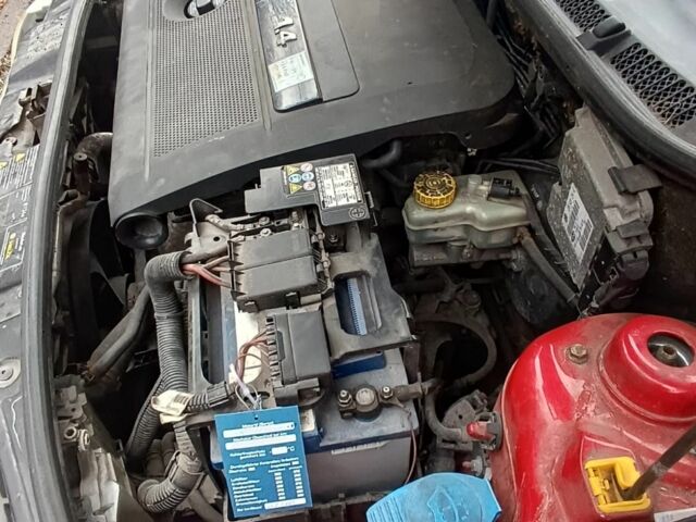 Червоний Шкода Фабія, об'ємом двигуна 1.4 л та пробігом 159 тис. км за 3830 $, фото 16 на Automoto.ua