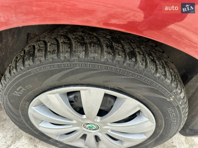 Красный Шкода Фабия, объемом двигателя 1.4 л и пробегом 169 тыс. км за 4200 $, фото 15 на Automoto.ua