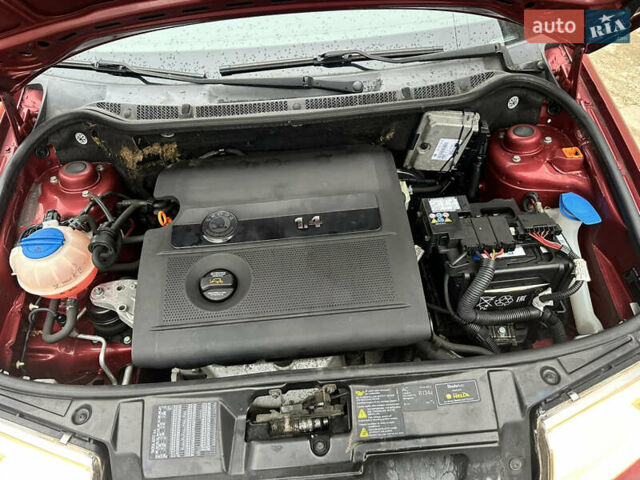 Красный Шкода Фабия, объемом двигателя 1.4 л и пробегом 169 тыс. км за 4200 $, фото 11 на Automoto.ua