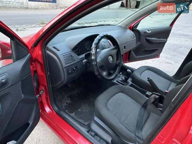 Червоний Шкода Фабія, об'ємом двигуна 1.2 л та пробігом 260 тис. км за 3400 $, фото 12 на Automoto.ua