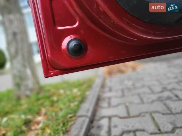 Красный Шкода Фабия, объемом двигателя 1.39 л и пробегом 212 тыс. км за 3800 $, фото 13 на Automoto.ua