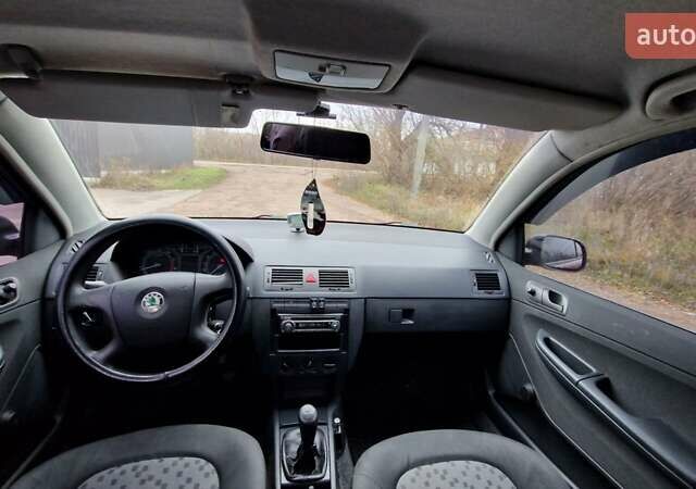 Червоний Шкода Фабія, об'ємом двигуна 1.4 л та пробігом 331 тис. км за 3950 $, фото 7 на Automoto.ua