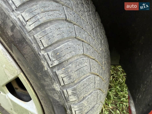 Красный Шкода Фабия, объемом двигателя 1.39 л и пробегом 209 тыс. км за 3990 $, фото 39 на Automoto.ua