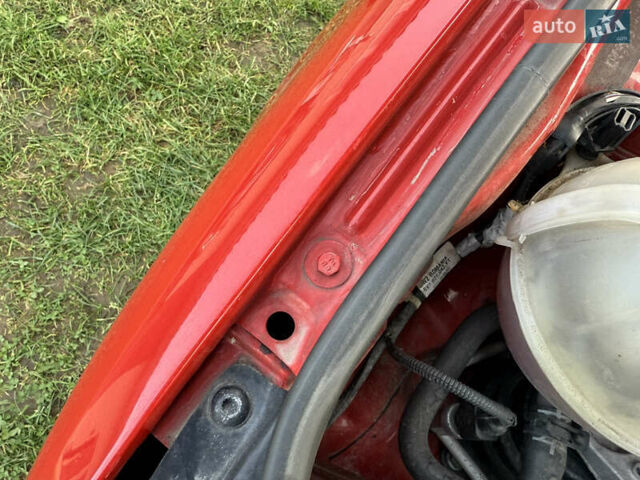 Красный Шкода Фабия, объемом двигателя 1.39 л и пробегом 209 тыс. км за 3990 $, фото 33 на Automoto.ua