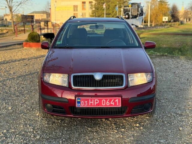 Червоний Шкода Фабія, об'ємом двигуна 1.4 л та пробігом 201 тис. км за 4140 $, фото 5 на Automoto.ua