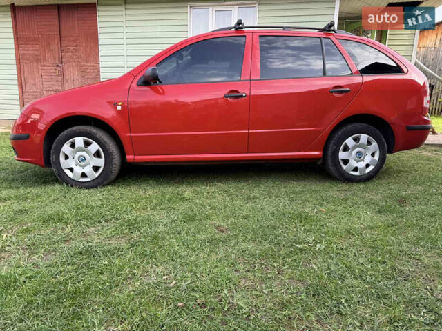Красный Шкода Фабия, объемом двигателя 1.39 л и пробегом 209 тыс. км за 3990 $, фото 10 на Automoto.ua