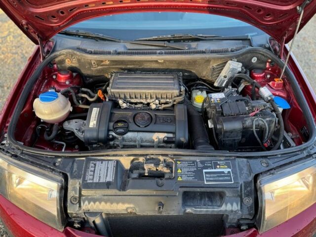 Червоний Шкода Фабія, об'ємом двигуна 1.4 л та пробігом 201 тис. км за 4140 $, фото 8 на Automoto.ua