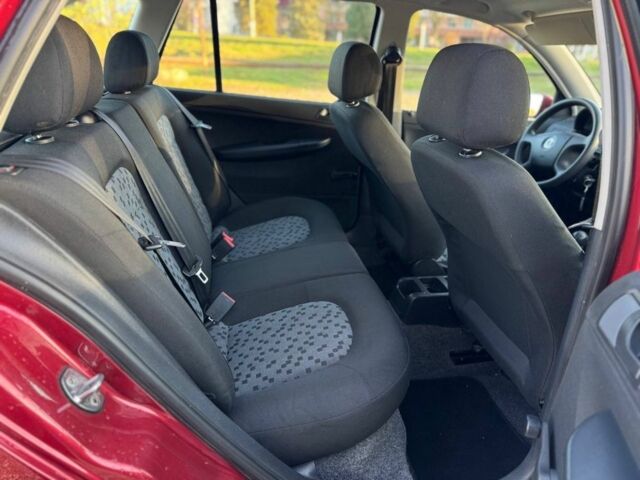 Червоний Шкода Фабія, об'ємом двигуна 1.4 л та пробігом 201 тис. км за 4140 $, фото 12 на Automoto.ua