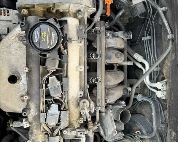 Красный Шкода Фабия, объемом двигателя 1.39 л и пробегом 209 тыс. км за 3990 $, фото 36 на Automoto.ua