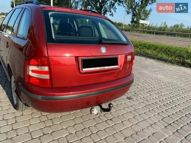 Червоний Шкода Фабія, об'ємом двигуна 1.39 л та пробігом 309 тис. км за 3900 $, фото 1 на Automoto.ua