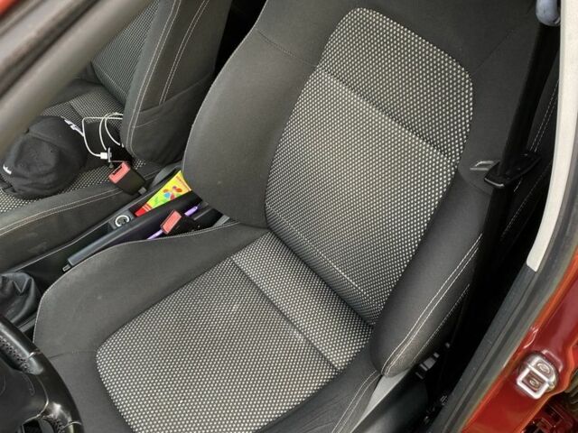 Червоний Шкода Фабія, об'ємом двигуна 1.4 л та пробігом 193 тис. км за 4550 $, фото 7 на Automoto.ua